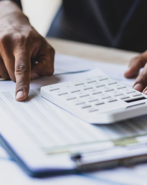 Analyzing finance numbers, accounting for income and expenses, and planning financial budgets. Mass Image Compressor Compressed this image. https://sourceforge.net/projects/icompress/ with Quality:80